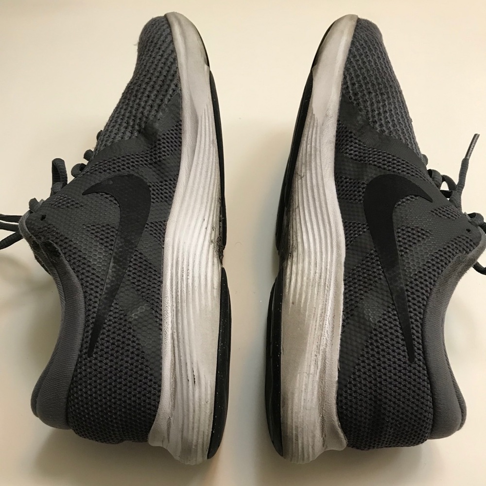 Nike Revolution 4 (908988-010) Athletic Shoe - Picture 7 of 9